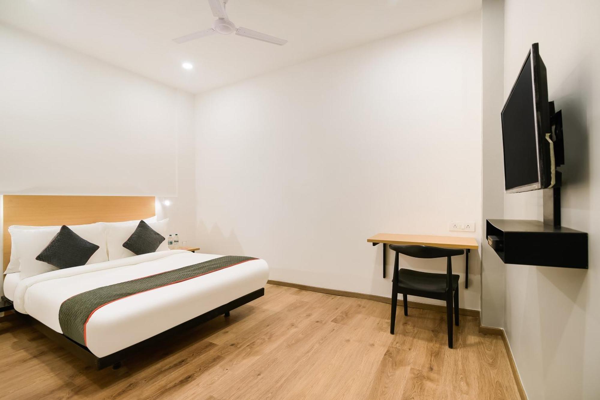 Отель Townhouse The Awadh Airport Near Chaudhary Charan Singh International Airport Bijnaur Экстерьер фото