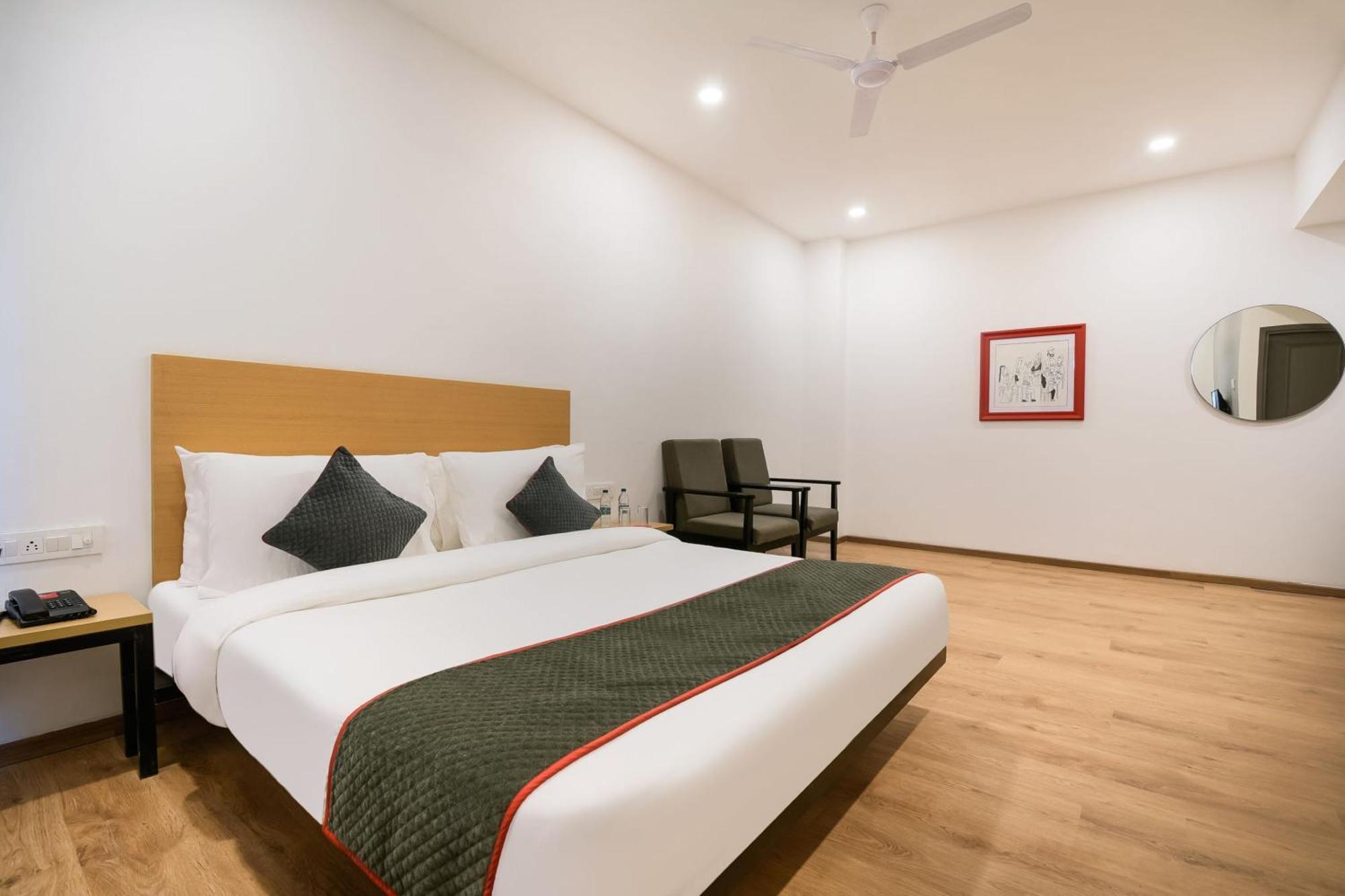 Отель Townhouse The Awadh Airport Near Chaudhary Charan Singh International Airport Bijnaur Экстерьер фото